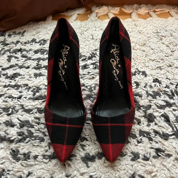 Alice + Olivia Red & Black Plaid Pumps - Size 37.5 - Picture 2 of 7